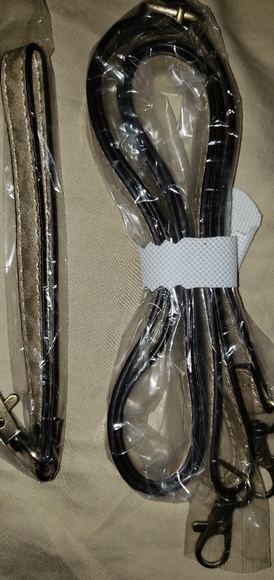 Joy Susan Crossbody wristlet clutch - Picture 4 of 6